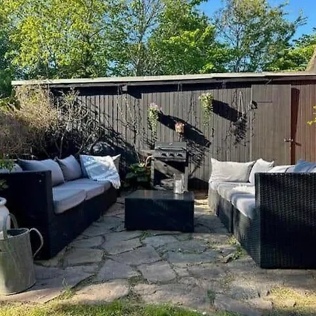 Semesterbostad 4747-aakirkeby-bodernevej-10 *