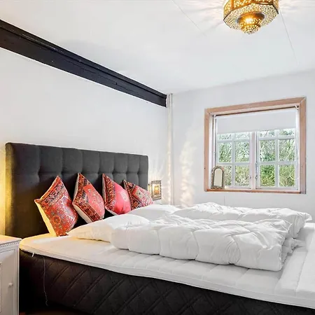 4747-aakirkeby-bodernevej-10 بيت للعطل *