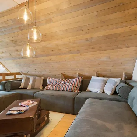 4747-aakirkeby-bodernevej-10 بيت للعطل