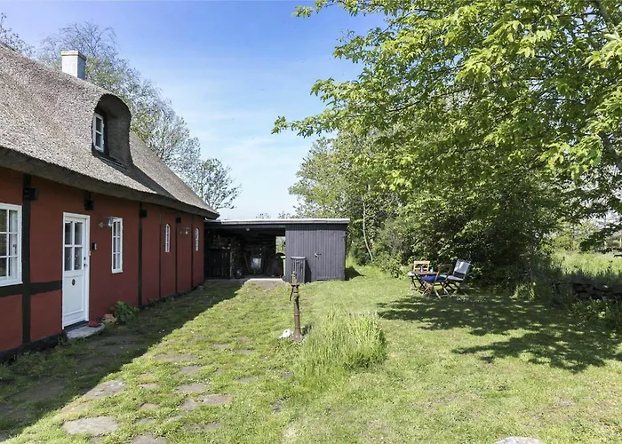 Дом отдыха 4747-aakirkeby-bodernevej-10 Akirkeby